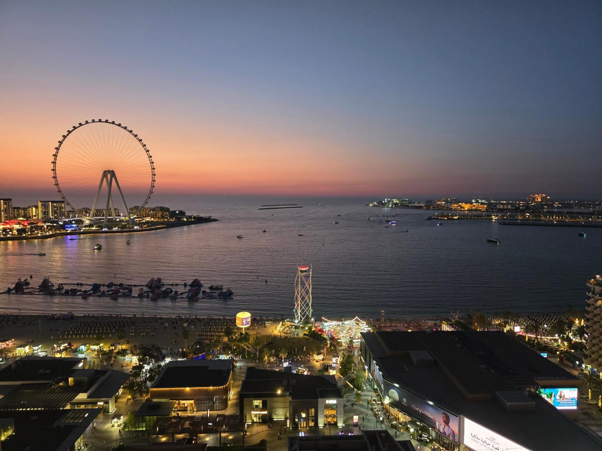 1 World Beach Property, Jbr, Award Winning Hostel, Coliving, Near Metro Dubaj Kültér fotó